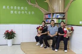 北京多校毕业生返校看恩师，致敬“燃灯者”图片