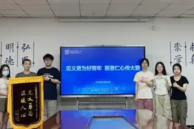 操场上，学生呼吸心跳骤停！五位同学争分夺秒展开生命“接力赛”图片