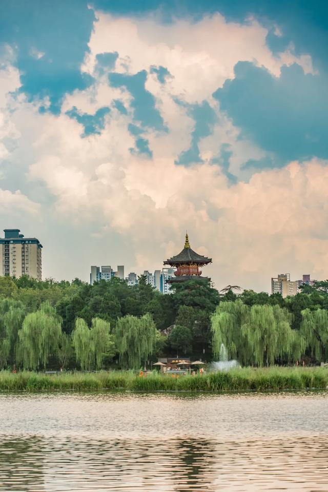 道不尽的诗意，还藏在碑林的天气里~