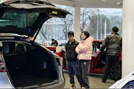 观山湖区：首发经济叠加政府补贴 驱动换新消费向“新”力图片