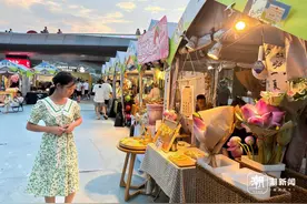 杭州夜市纳凉 潮玩夏日图片