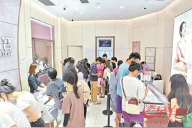 黄金首饰消费又火了 广州不少门店“大排长龙”图片