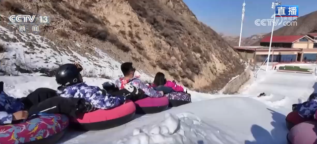 “冰雪+”场景不断焕新 各地冬日文旅“热雪”沸腾