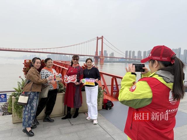 青春志愿闪耀武昌湾，红色文脉薪火永相传