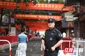 18年后，他又回到母校！图片