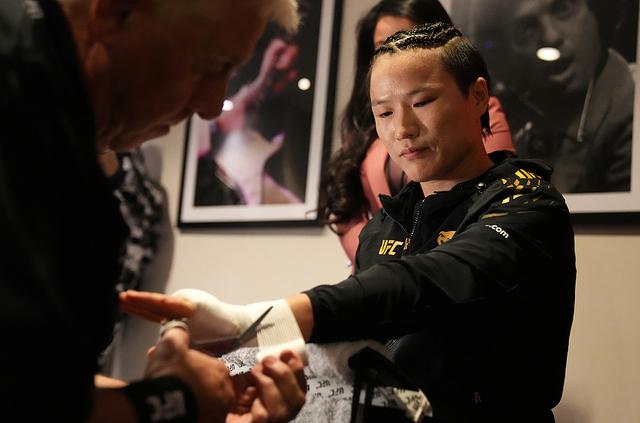 张伟丽挑战蝇量级冠军舍甫琴科失败，但她的未来依然不可限量