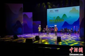 海外留学生广西相聚赛民歌图片