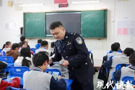 盐城市公安局盐都分局：抵制网络谣言 构建平安校园图片