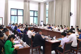 桂林市10余所高校学院代表走进资源县图片