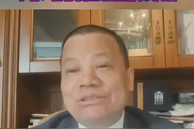 宅男财经｜学者谈董宇辉清空微博：他有权拒绝讲解内衣内裤图片