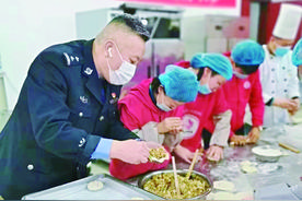 【“双争”有我——百姓故事汇】从“张思德传人”到“警察爸爸”图片