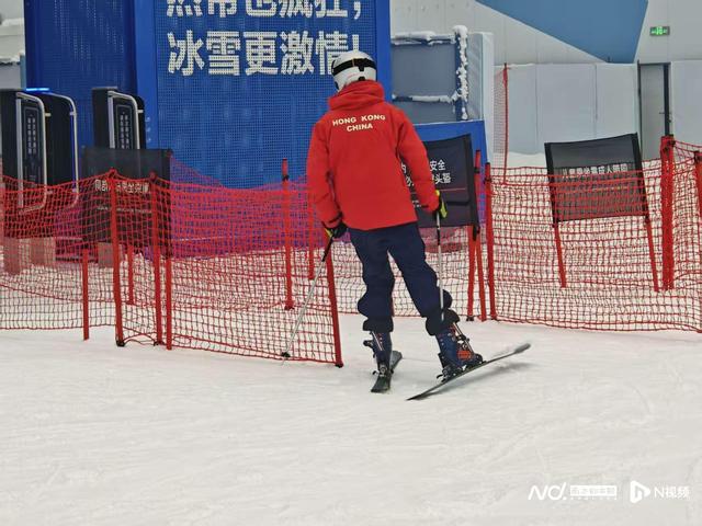 实探深圳前海冰雪世界开业：滑雪体验受专业认可，配套待完善