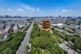 诗不可说丨崔颢《黄鹤楼》诗详解，长歌明月在，独坐白云浮图片