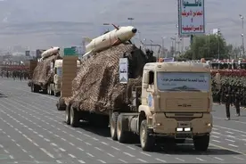 宙斯盾系统被突破！胡塞导弹差8秒打爆美舰，英国商船再次遭殃图片