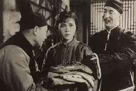 杨白劳借钱安葬妻子，债没还完却自杀了，为何是黄世仁背上骂名？图片