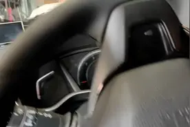 2018本田CR-V方向盘套一条线缝完一圈