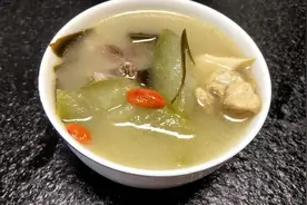 老中医推荐瘦身减肥夏日必喝靓汤，排骨海带冬瓜汤，清热去火