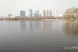 太原汾河景区龙舟游船要启航了 每人60元贵不贵视频封面