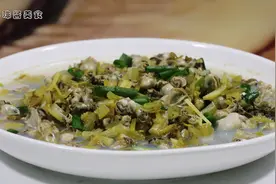 牡蛎汤做法首选是牡蛎雪菜汤，普通家常菜大家都在做，汤汁特鲜美视频封面