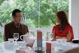 拜金女表面光鲜亮丽，其实本质一无所有，想出策略扮演假冒千金视频封面