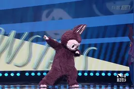 满脑子都是“拉布拉布拉布布” 被zimomo和labubu占据了全部