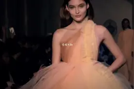 自信至上  禁止低头  超模Grace 走秀合集   #美出高级感视频封面