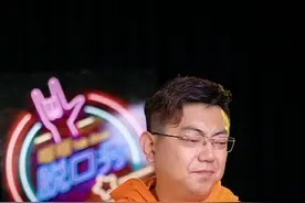 @老孙脱口秀 在东北  酒桌上遇到陌生女孩该怎么做？#脱口秀 #东北 #女生 #女人 #酒桌文化 #晰晰网络 视频封面