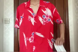 去年火的#口罩搂腰 ，今年挑战不迟吧视频封面