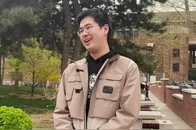 半国英才聚清华，清华英才聚姚班，又是一位少年天才，谦逊且有礼貌，明亮又不刺眼，小伙子，太棒了！！！#清华大学 #姚班 #街访 #高考