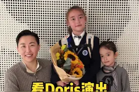 妹妹分不清每一个台上表演的小朋友都是谁，但是每一个节目完成后，她都会从座位上下来转身跟大家讲“我姐姐表演的好吧”！骄傲的不仅是台上的人。#叶海洋 @叶海洋的Hatti @叶海洋的叨总Doris视频封面