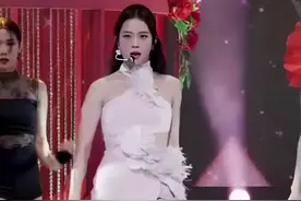 #韩国女团热舞 #美女跳舞太好看了 #笑容最治愈的女孩 #dj超嗨气氛音乐 #甜美女孩 @DOU+上热门 @抖音创作灵感视频封面
