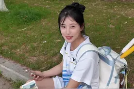 跑5km获得一双鞋和直接拿走10块，你怎么选？今天我们看看男大女大们怎么选#放肆开跑就现在 #斯凯奇带感跑鞋#5km打卡