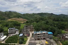 房子前后左右不能乱修建，不然容易出事#风水玄学 #美丽乡村视频封面