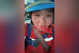 人人都说我是女汉子，可又有谁能理解一个女孩子在工地上的心酸，爬电杆13年了，一个女孩子在工地上被人另眼相待的生活，都是一个人崩溃又自愈，一次又一次，生活的压力，让我喘不过气来了，每一次都付出比别人多100倍的努力，却还是被无数的人看不起，#抖音小助手视频封面