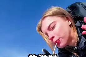 旅游时一定要这样发朋友圈，一条视频教会你分享旅游美景。 #旅行推荐官 #旅行让我看不一样的世界 #分享旅行分享快乐 #各地的风景有多奇特 #旅游朋友圈文案视频封面