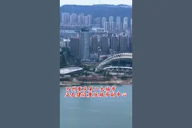 万州作为重庆第二大城市，目前正在积极推进重庆城市副中心的建设。万州副中心建设稳步推进 万州区发布了2025年“四个一批”项目计划，涉及421个重大项目，涵盖城市建设、交通、能源、产业、民生等领域。这些项目的推进为万州建设重庆城市副中心提供了强劲动力。#重庆第二大城市万州 #重庆万州 #万州区 #万州 #天生爱万州视频封面