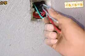 墙内电线损坏了怎么也抽不动，看师傅用什么方法解决的#电工