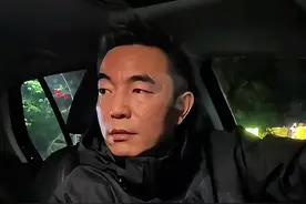 对于背叛过你的人，不要心软，想想她伤害你的时候，你难熬的日子是怎么过来的，离开她、忘掉她才是你最正确的选择。 #创作灵感 #情感共鸣 #情感语录❤ #人性 #男女情感视频封面