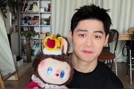 Labubu国王开箱（辨真假） 现在购买labubu真的太艰难了，很容易买到lafufu，今天来教大家如何简单的辨真假labubu #labubu#labubu国王#labubu开箱#得物#labubu辨别