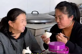 家里种梅豆的可以像视频这样腌点尝尝，又脆又鲜，真的比炒的好吃多了#腌梅豆 #乡村生活家 #新农人计划2024 #治愈系乡村美食