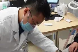 反复脚痛怎么办 #足跟疼痛 #脚痛 #医学科普 #抖音小助手#硬核健康科普行动视频封面