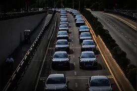 2049年，与国庆做个百年之约#我们是一支不可战胜的力量视频封面