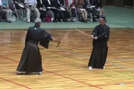 揭秘日本真实忍者，伊贺忍者大师表演，用武士刀的武士也太不禁打视频封面