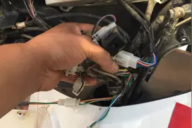 电动车进水洗车淋雨走走停停或有电不走，师傅教你一把电吹风修好视频封面