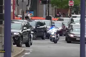 美国哈雷警用摩托车灯光和警笛视频封面