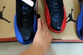 AJ12黑蓝和黑红开箱，皇家蓝和病倒对比视频封面