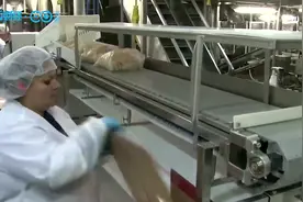 美国人快吃不上肉了！美最大肉类加工商警告：供应链正在中断视频封面